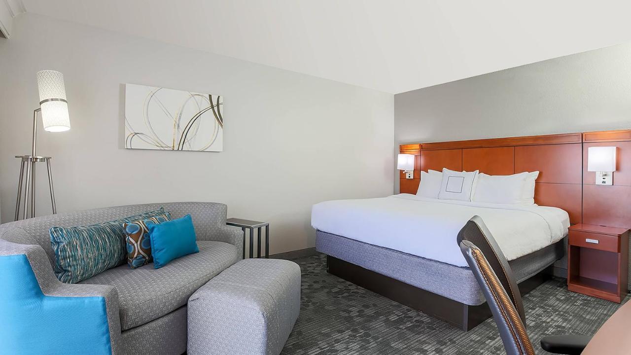 Courtyard By Marriott Monroe Airport Hotel Exterior photo
