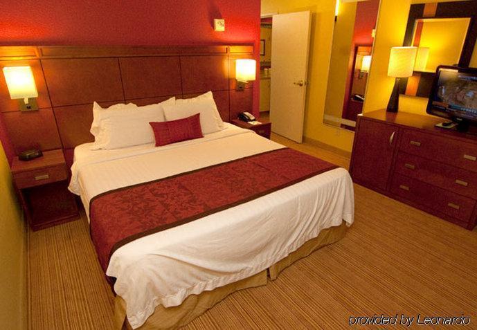 Courtyard By Marriott Monroe Airport Hotel Room photo