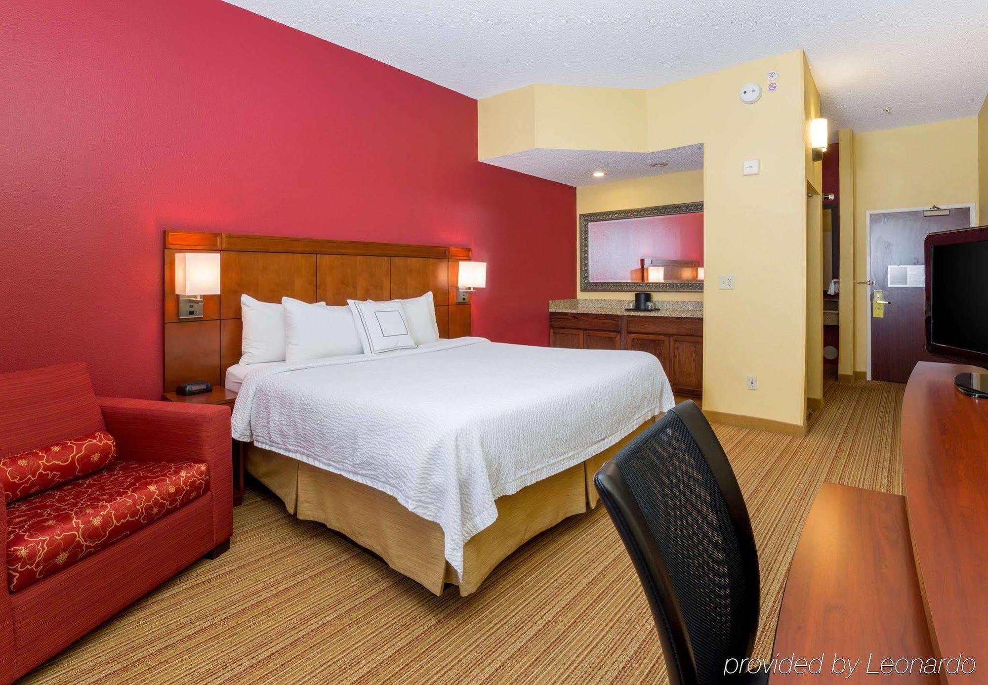 Courtyard By Marriott Monroe Airport Hotel Exterior photo